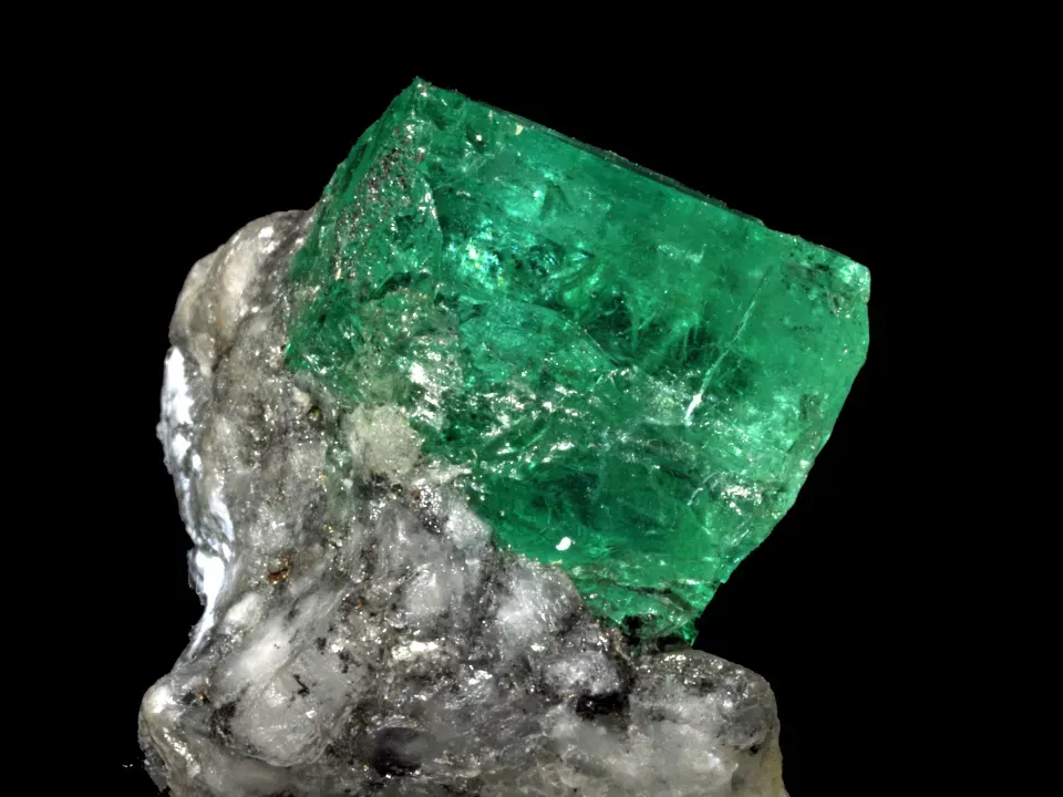Colombian emerald crystal from the Muzo mine in Boyacá